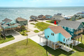 Two Huge Decks & Sandy Sea Views